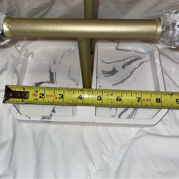 Accessory Display - Picture 6 of 7